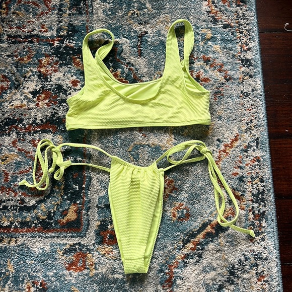 Frankie’s Bikini top and bottom - Picture 5 of 5